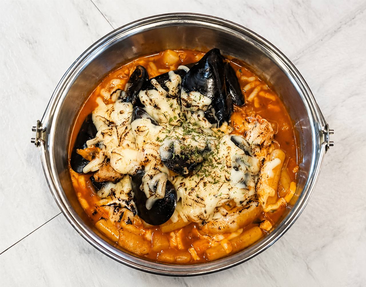 딩고뮤직타운 해물치즈떡볶이 실제 메뉴 사진